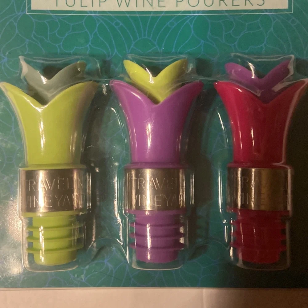 Tulip 🌷 Wine 🍷 pourers new in package